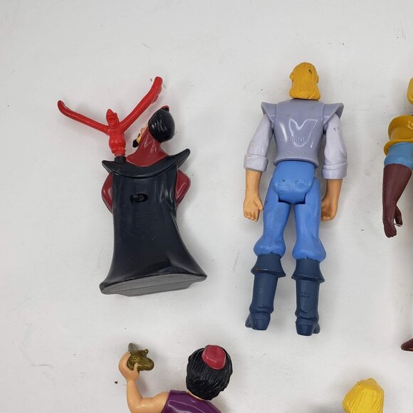 Vintage Disney Action Figure Lot Aladdin Jafar John Smith Phoebus 6-Piece Set - Picture 12 of 12